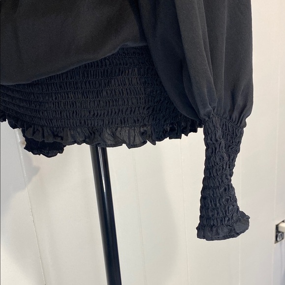 Primrose Blouse Silk Elegant Scoop Neck Smocked Cuff and Hem Black Size Medium - Picture 11 of 16